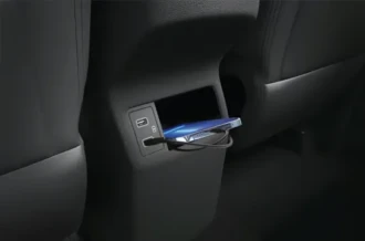 Ruang penyimpanan serbaguna Center Console Rear Storage untuk penumpang baris kedua Hyundai Stargazer Manado