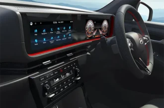 Tampilan layar sentuh melengkung raksasa Panoramic Integrated Display pada dasbor Hyundai New Creta Sulawesi Utara