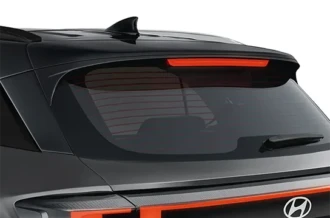 Detail sayap belakang sporty Rear Spoiler dengan LED High Mount Stop Lamps Hyundai New Creta Manado