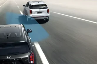 Radar peringatan titik buta berkendara Blind Spot Collision Warning BCW pada spion Hyundai Palisade Manado