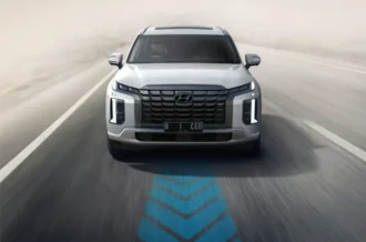 Fitur asisten kemudi otomatis menjaga SUV tetap di tengah lajur Lane Following Assist LFA Hyundai Palisade Manado