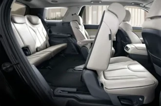 Kepraktisan akses baris ketiga melalui tombol otomatis One Touch Walk in System Hyundai Palisade Manado