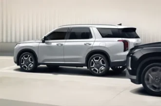 Fitur pengunci pintu otomatis otomatis mencegah bahaya saat penumpang turun Safe Exit Assist Hyundai Palisade diler Manado