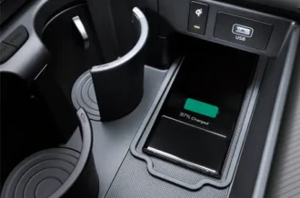 Fitur praktis pengisian daya gawai nirkabel Wireless Smartphone Charger di konsol tengah Hyundai Palisade Manado