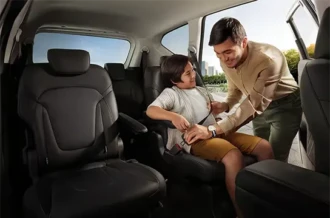 Suasana kabin lapang dengan fitur kenyamanan berspesifikasi Premium Convenience Cabin Hyundai Stargazer Manado
