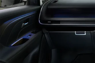 Pendaran cahaya mewah Ambient Lighting di dalam kabin malam hari Hyundai Stargazer Cartenz Manado