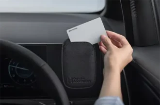Tempat penyimpanan kartu praktis Card Holder di kabin Hyundai Stargazer Cartenz Manado