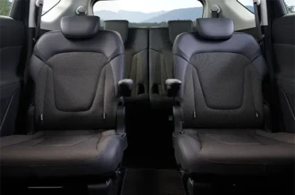 Fasilitas kursi baris kedua Captain Seat yang memberikan kenyamanan maksimal pada Hyundai Stargazer Cartenz Manado