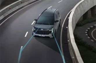 Fitur radar penjaga lajur kemudi Lane Keeping Assist LKA cerdas pada Hyundai Stargazer Cartenz Sulawesi Utara