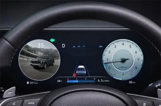 Tampilan kamera lajur buta Blind Spot View Monitor BVM pada kluster instrumen Hyundai Stargazer Cartenz X Manado