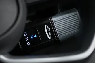 Teknologi tuas transmisi modern Shift By Wire SBW elektrik pada konsol tengah Hyundai Stargazer Cartenz X diler Manado