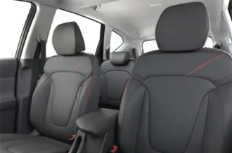 Detail jok kulit premium X Dedicated Leatherette dengan jahitan merah sporty pada Hyundai Stargazer X Manado