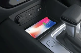 Fitur pengisian daya praktis tanpa kabel Wireless Smartphone Charger di konsol tengah Hyundai Stargazer X diler Manado