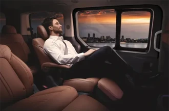 Kenyamanan maksimal kursi baris kedua berspesifikasi 2nd row Seat Premium Relaxation pada kabin Hyundai Staria Manado