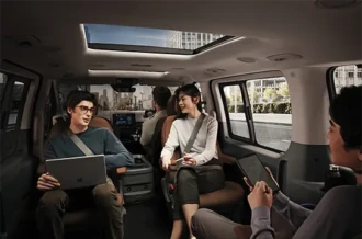 Tata letak ruang kabin lapang kapasitas Executive 9 Seater komprehensif Hyundai Staria Sulawesi Utara
