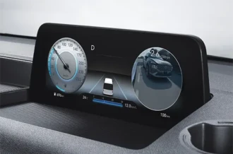 Tampilan live kamera titik buta Blind Spot View Monitor BVM pada kluster instrumen Hyundai Staria Manado