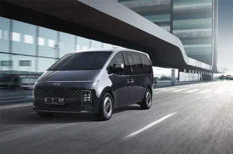 Ketangguhan akselerasi mesin diesel Powerful Performance R2.2 CRDi pada mobil premium Hyundai Staria Manado